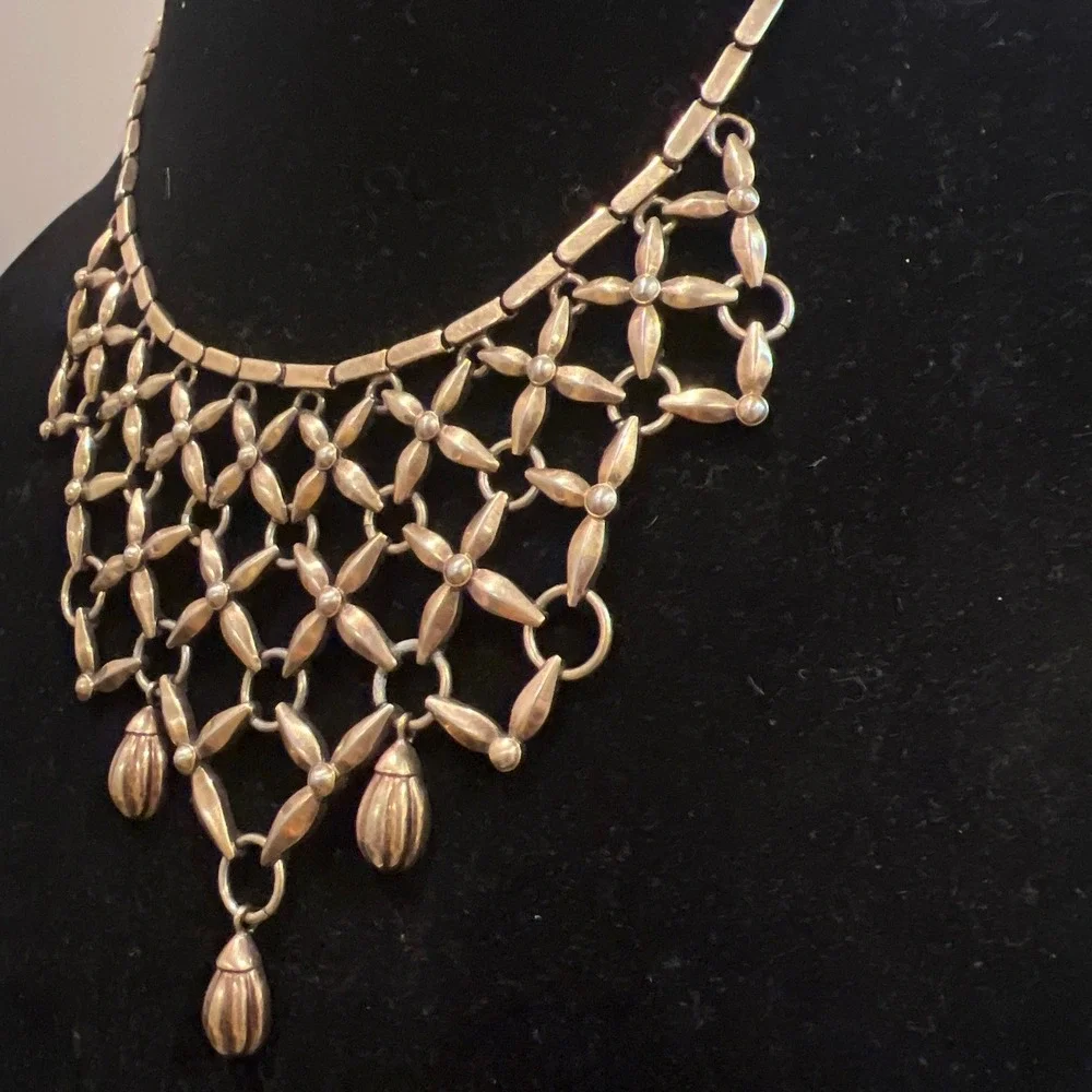 Vtg Gold Tone Lattice Bib‎ Statement Necklace Ornate Boho Retro Teardrop Drip